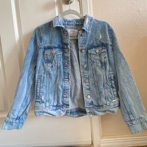Old Navy light blue ripped vintage denim wash Jean jacket Size Medium Petite